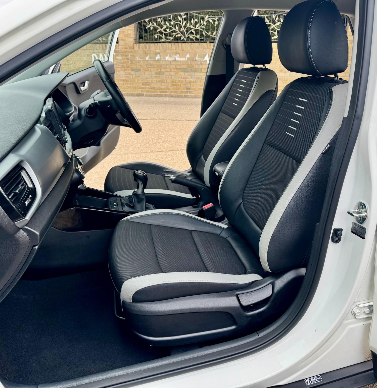 Used Kia Stonic 2019 for sale - 78002272: Photo 65