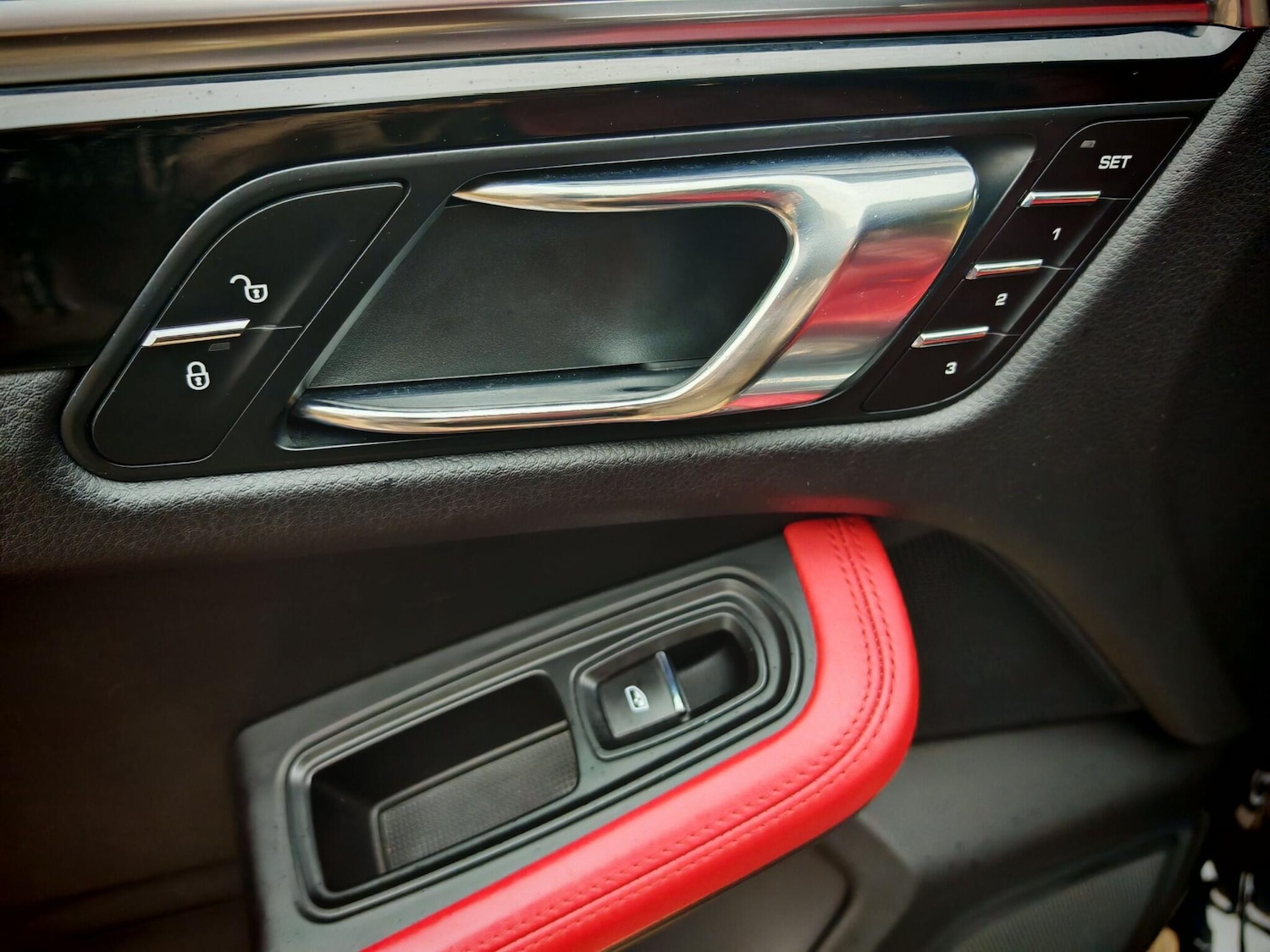 Used Porsche Macan 2015 for sale - 76742728: Photo 44