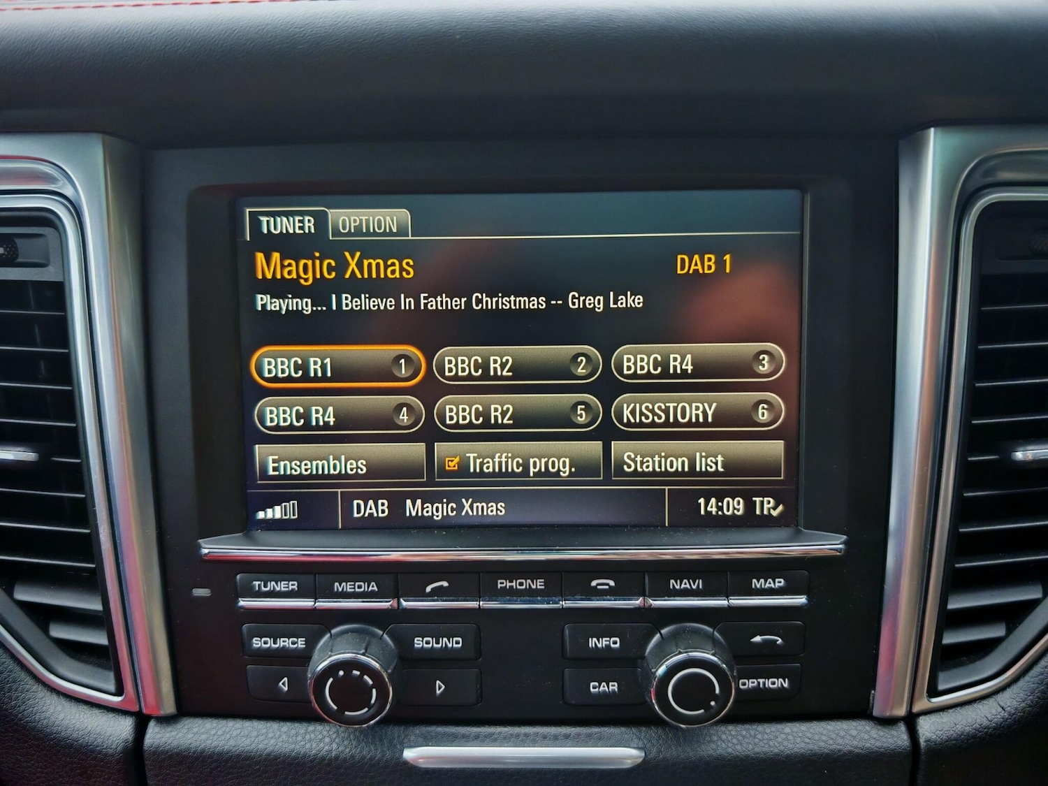 Used Porsche Macan 2015 for sale - 76742728: Photo 48