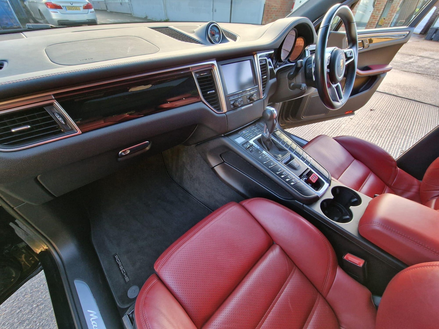 Used Porsche Macan 2015 for sale - 76742728: Photo 87