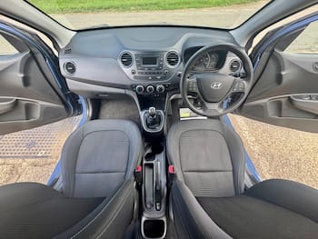 Used Hyundai i10 2018 for sale - 79685323: Photo