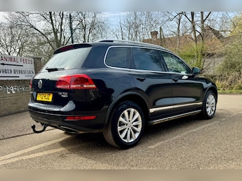 Used Volkswagen Touareg 2012 for sale - 77984112: Photo