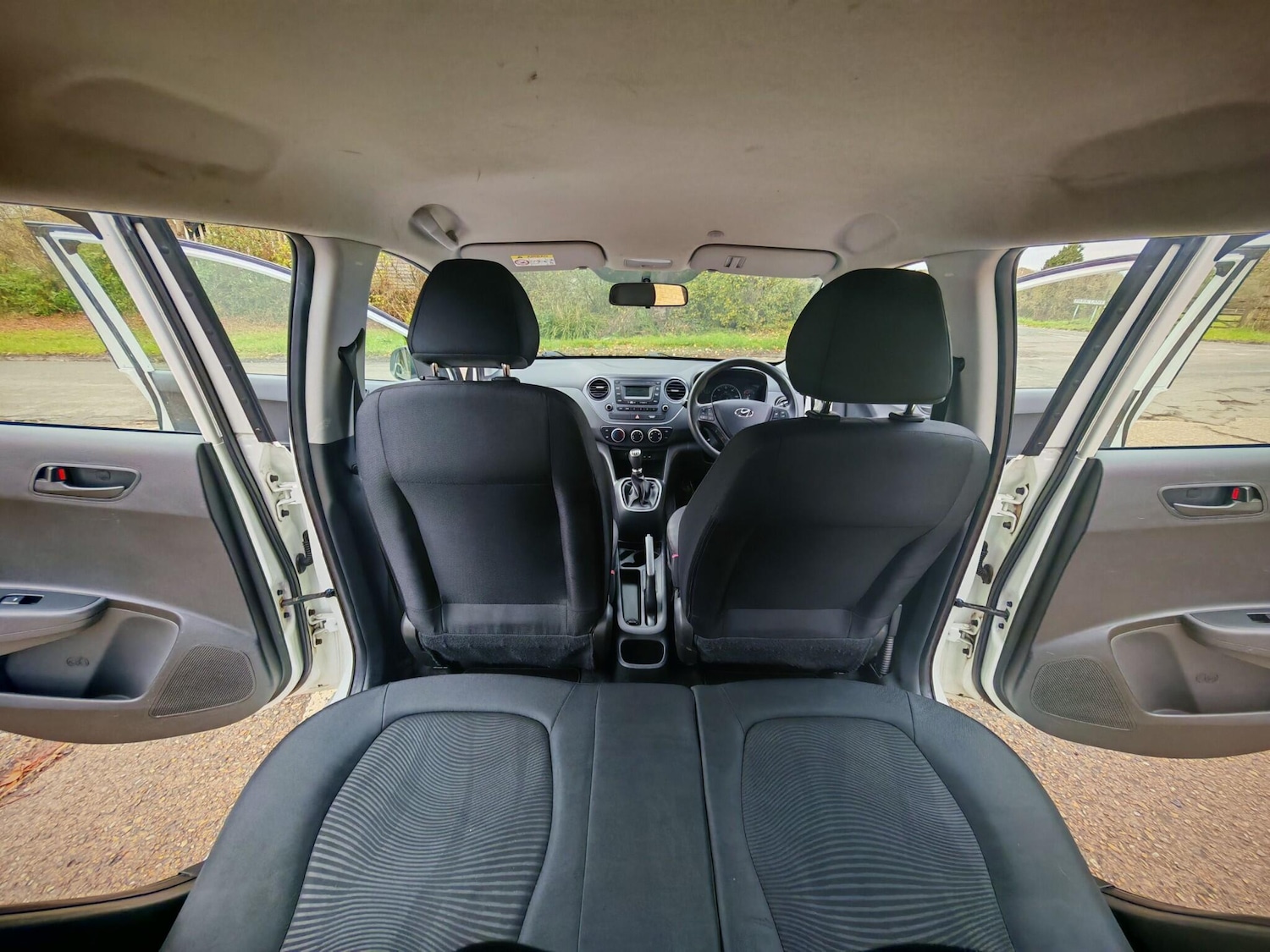 Used Hyundai i10 2017 for sale - 76315221: Photo 26