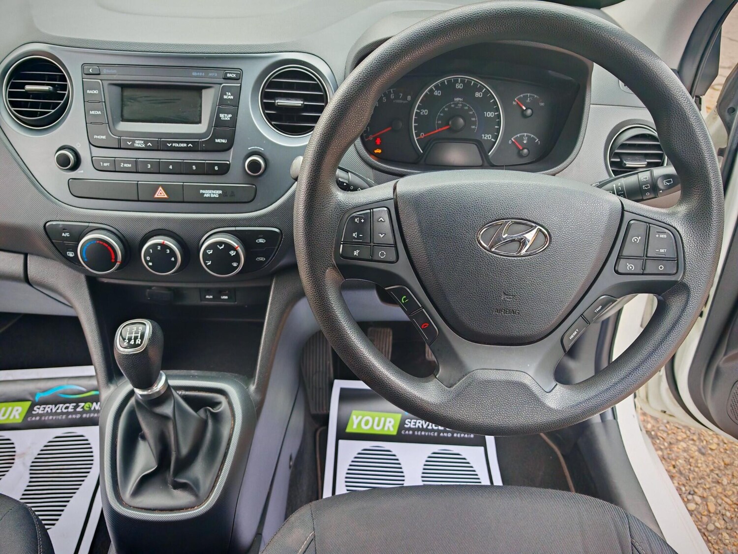 Used Hyundai i10 2017 for sale - 76315221: Photo 30