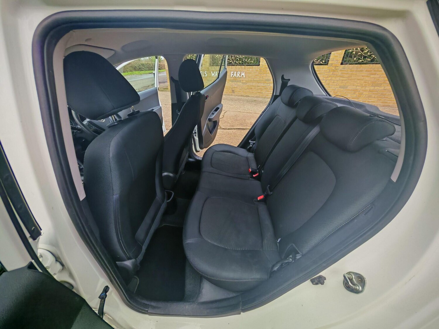 Used Hyundai i10 2017 for sale - 76315221: Photo 34