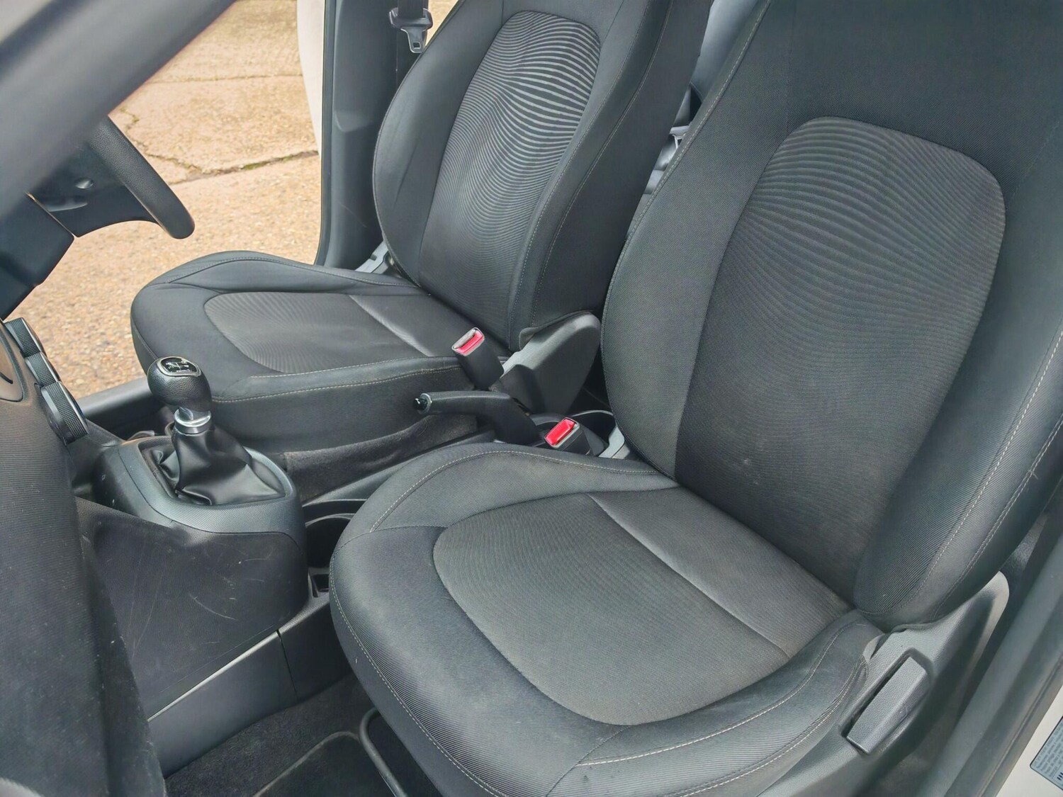 Used Hyundai i10 2017 for sale - 76315221: Photo 37