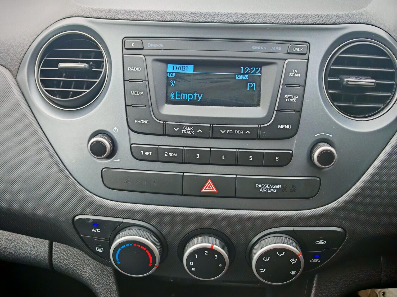 Used Hyundai i10 2017 for sale - 76315221: Photo 50