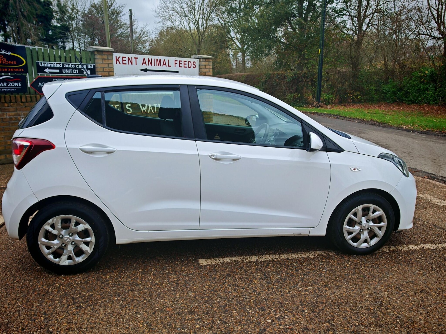 Used Hyundai i10 2017 for sale - 76315221: Photo 56