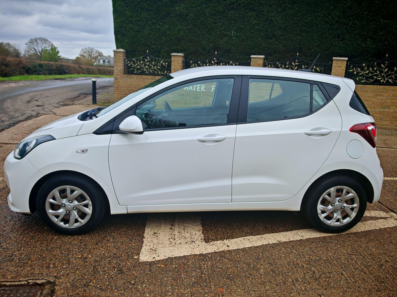 Used Hyundai i10 2017 for sale - 76315221: Photo 58