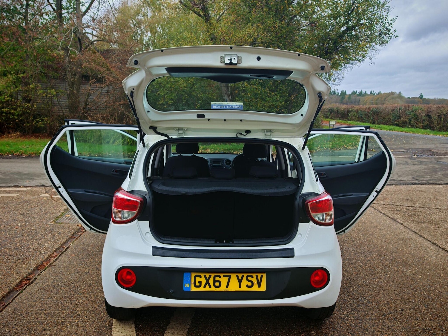 Used Hyundai i10 2017 for sale - 76315221: Photo 9