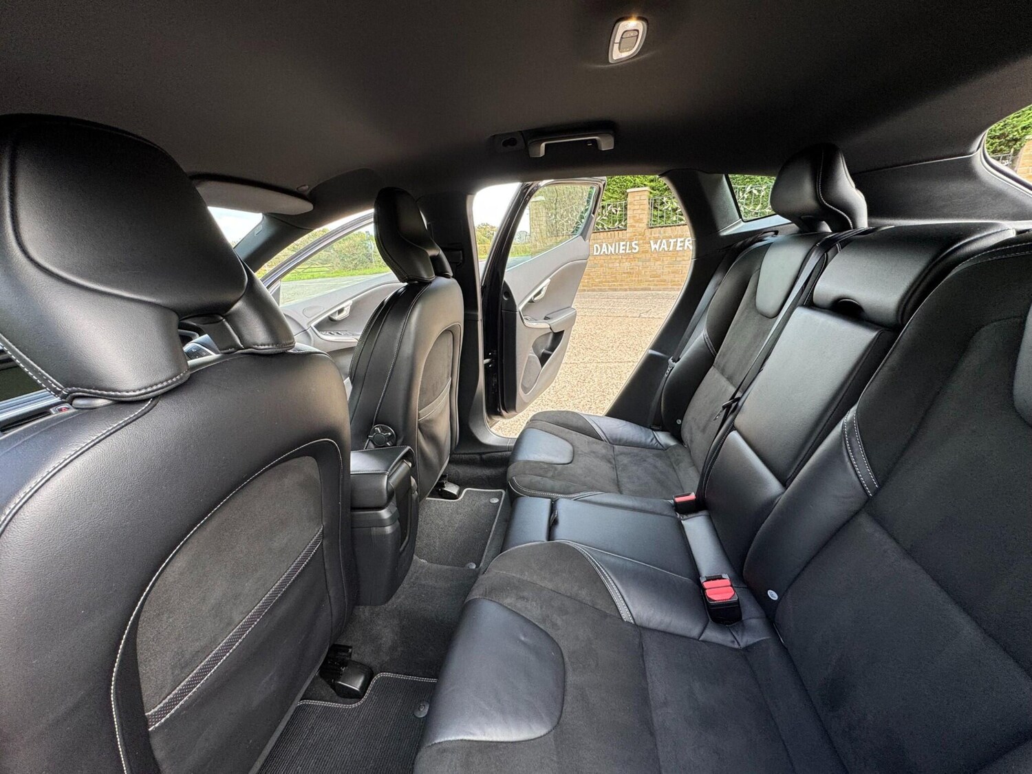 Used Volvo V40 2016 for sale - 76151664: Photo 56