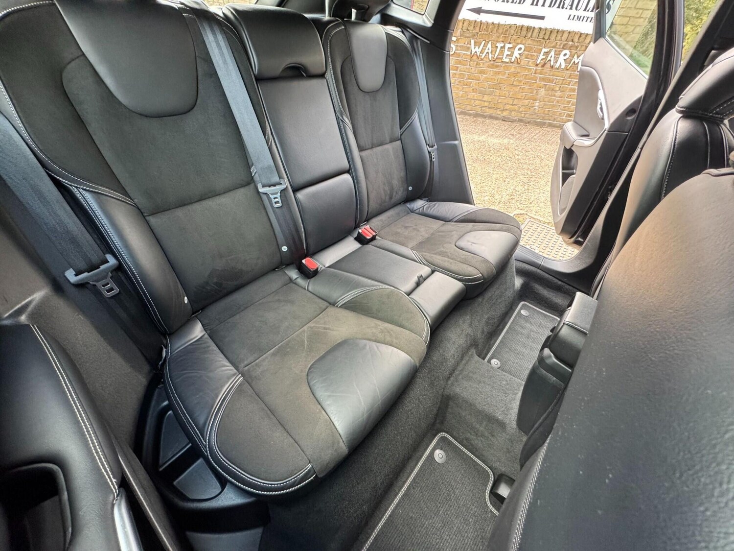 Used Volvo V40 2016 for sale - 76151664: Photo 78