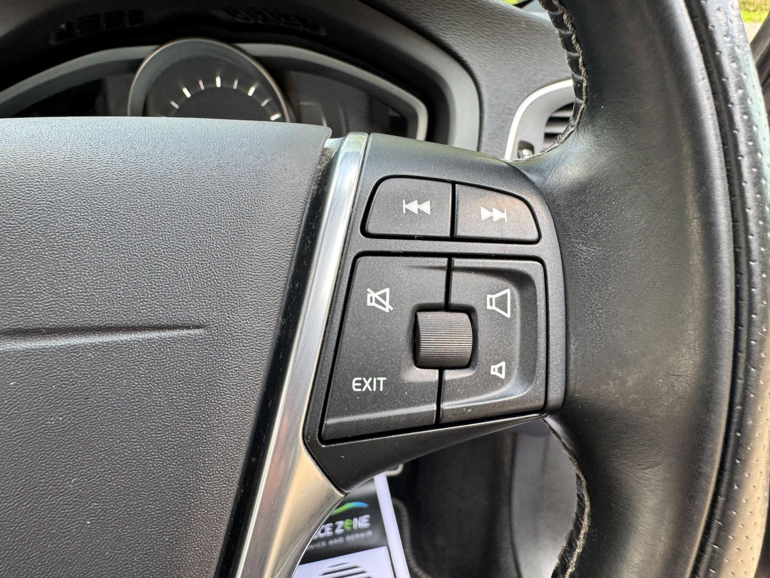 Used Volvo V40 2016 for sale - 76151664: Photo 80