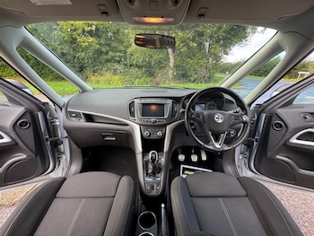 Used Vauxhall Zafira Tourer 2017 for sale - 76226494: Photo