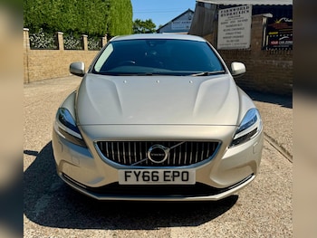 Used Volvo V40 2016 for sale - 79220693: Photo