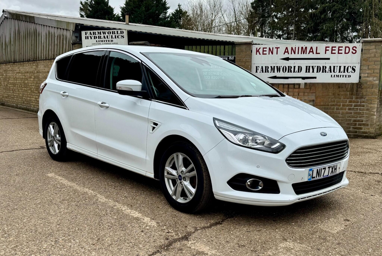 Used Ford S-Max 2017 for sale - 78049157: Photo 5