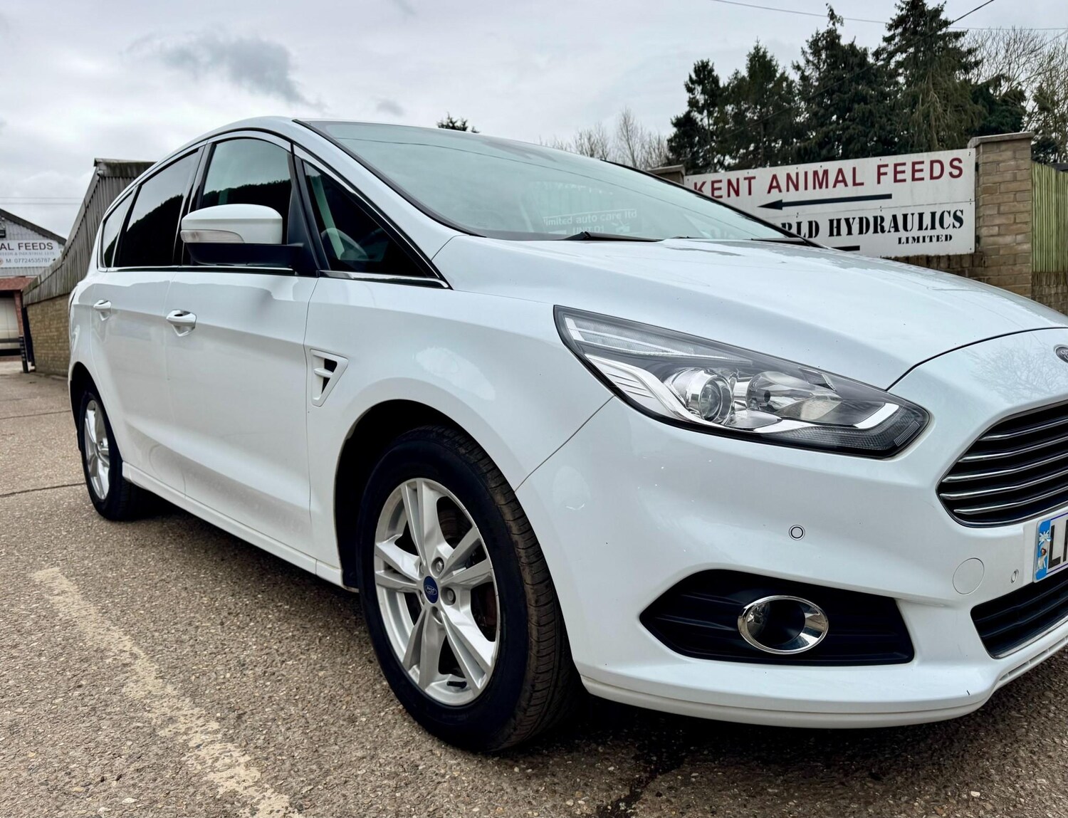 Used Ford S-Max 2017 for sale - 77984119: Photo 29