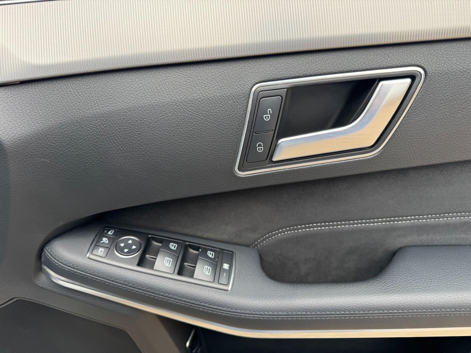 Used Mercedes-Benz E Class for sale - 77809156: Photo 86