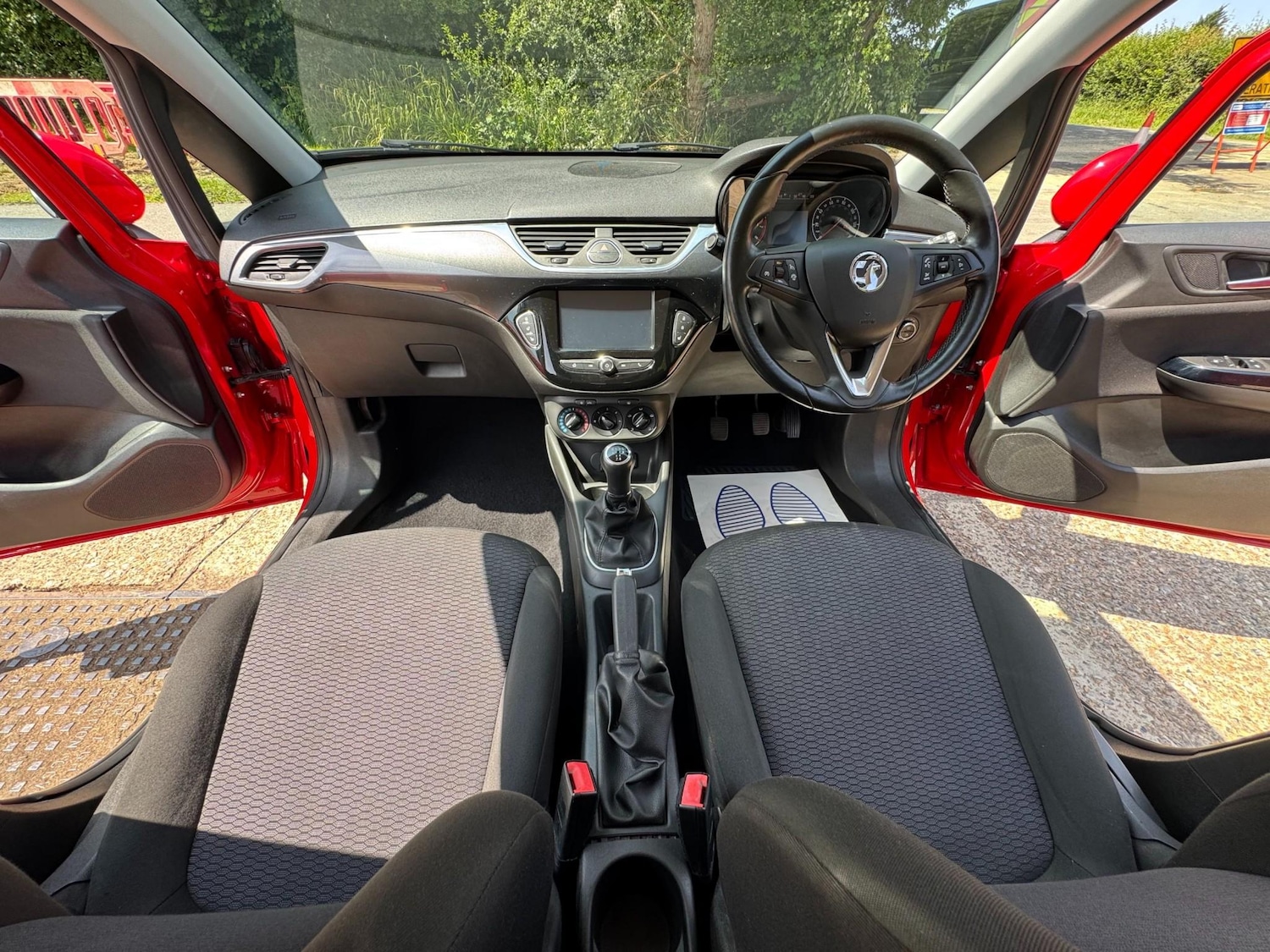 Used Vauxhall Corsa 2017 for sale - 76152809: Photo 2