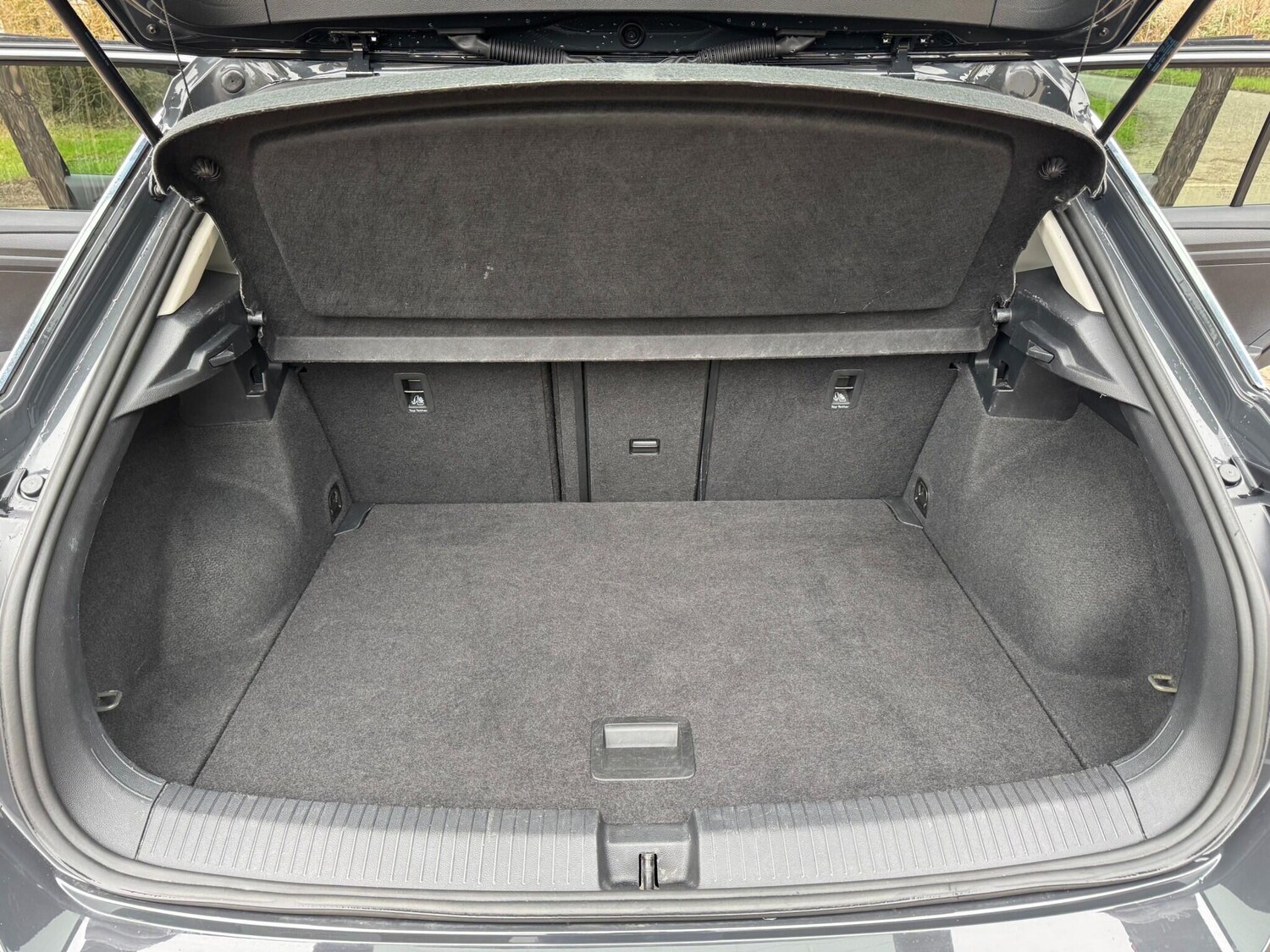 Used Volkswagen T-Roc for sale - 77808649: Photo 14