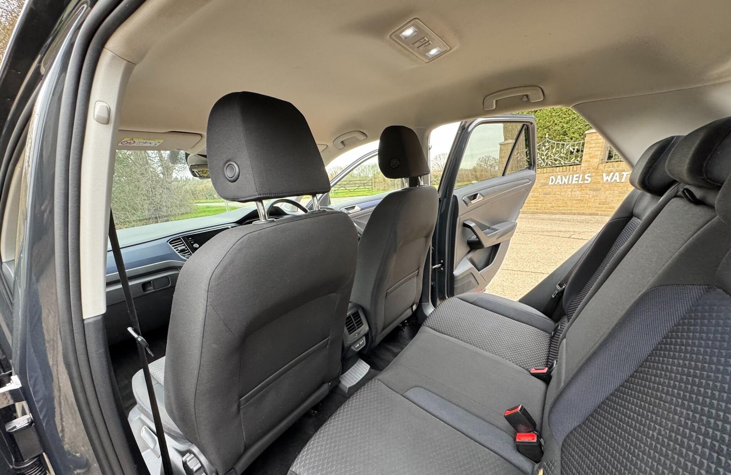 Used Volkswagen T-Roc for sale - 77808649: Photo 33