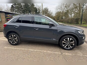 Used Volkswagen T-Roc 2021 for sale - 77808649: Photo