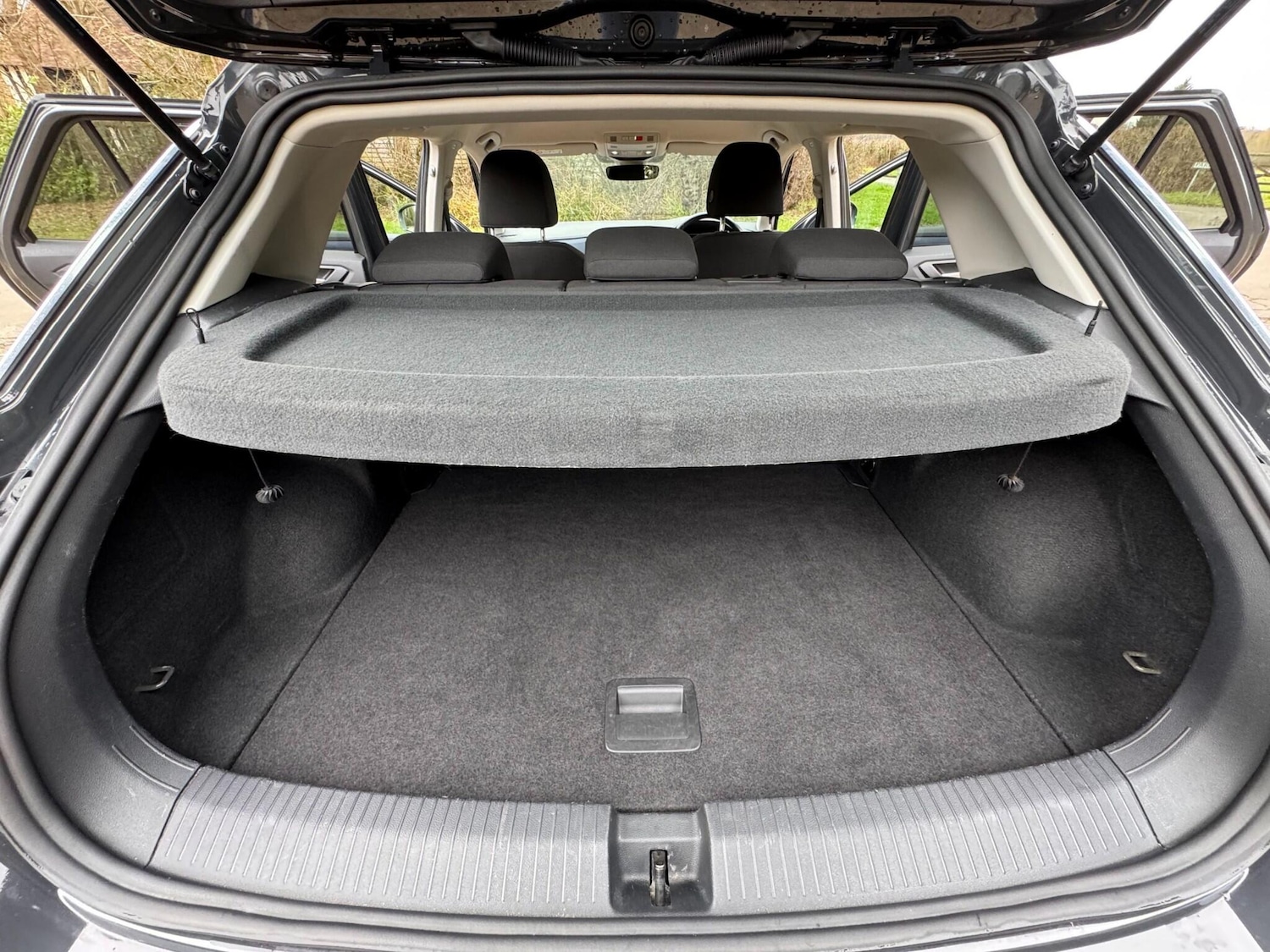 Used Volkswagen T-Roc for sale - 77808649: Photo 45