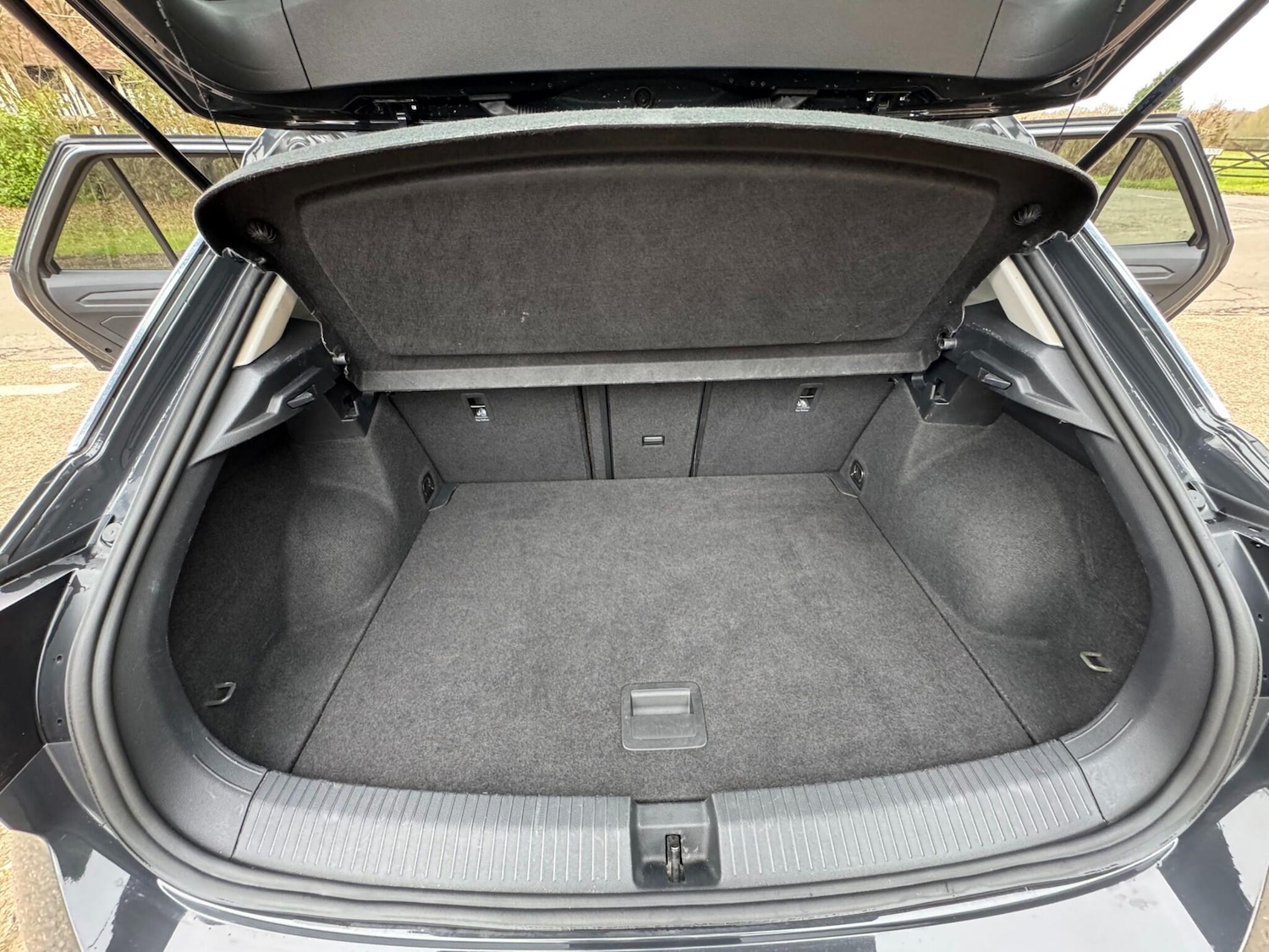 Used Volkswagen T-Roc for sale - 77808649: Photo 56