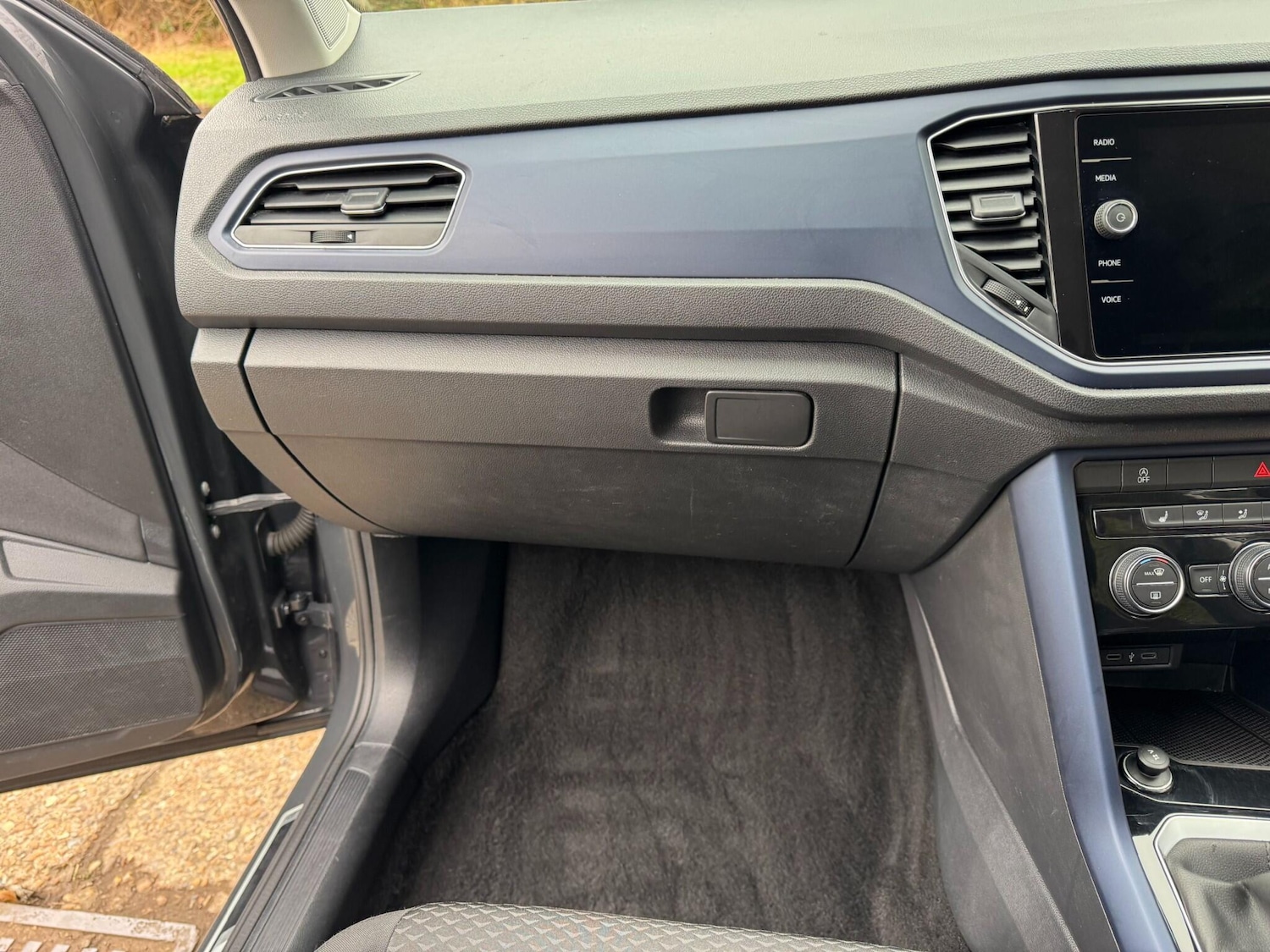 Used Volkswagen T-Roc for sale - 77808649: Photo 71