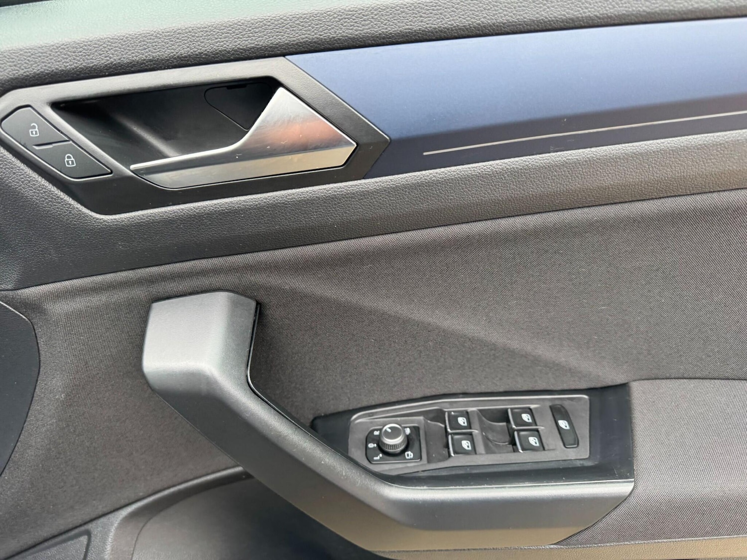 Used Volkswagen T-Roc for sale - 77808649: Photo 95