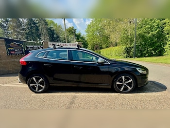 Used Volvo V40 2017 for sale - 78487120: Photo