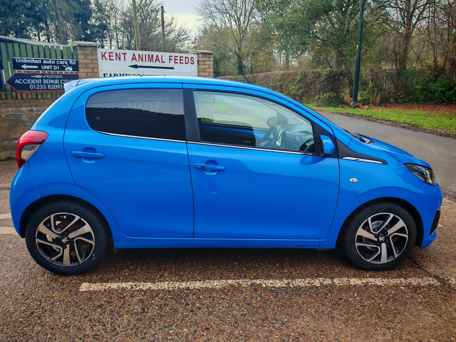 Used Peugeot 108 2016 for sale - 76632999: Photo 11
