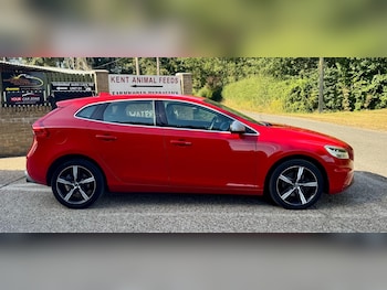 Used Volvo V40 2016 for sale - 79400268: Photo