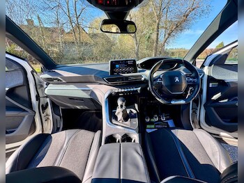 Used Peugeot 3008 2017 for sale - 77808015: Photo