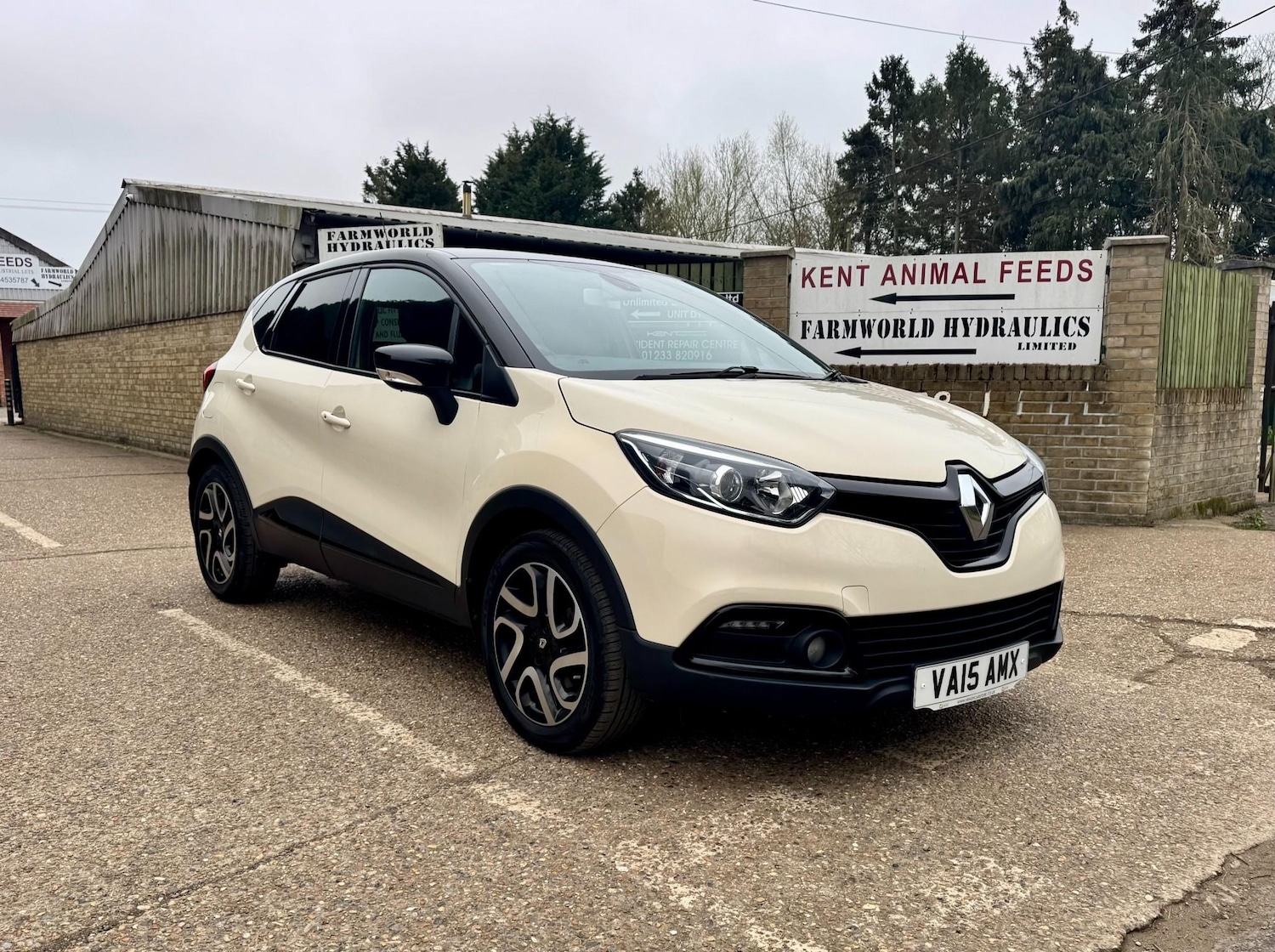 Used Renault Captur 2015 for sale - 78109891: Photo 4