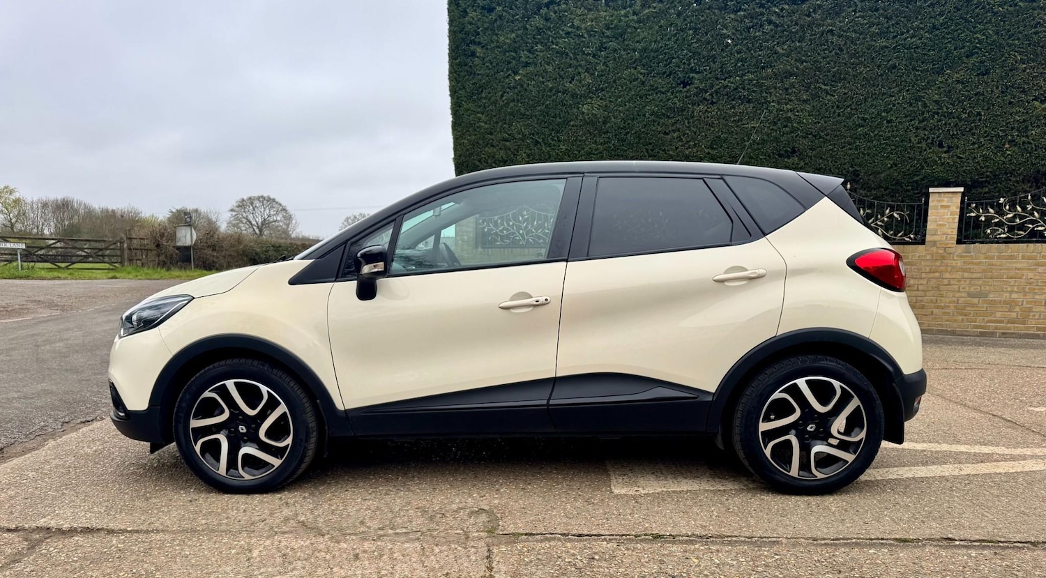 Used Renault Captur 2015 for sale - 78109891: Photo 8