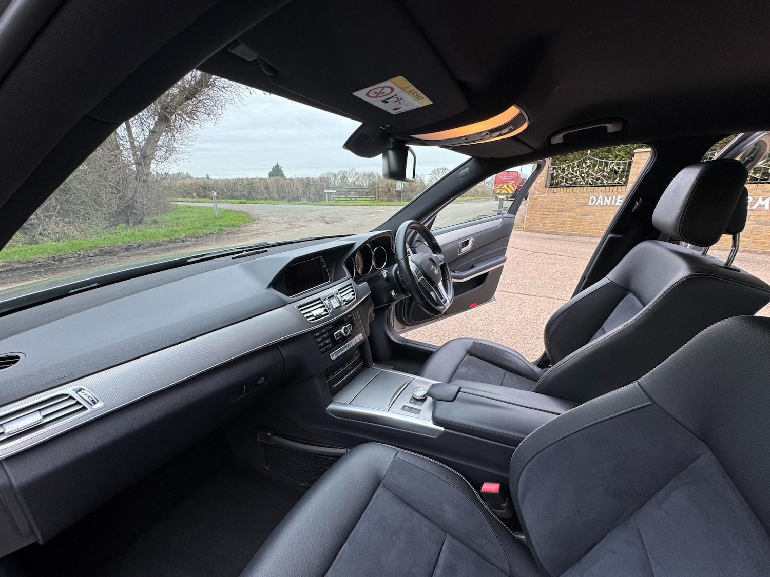 Used Mercedes-Benz E Class 2014 for sale - 77984090: Photo 67