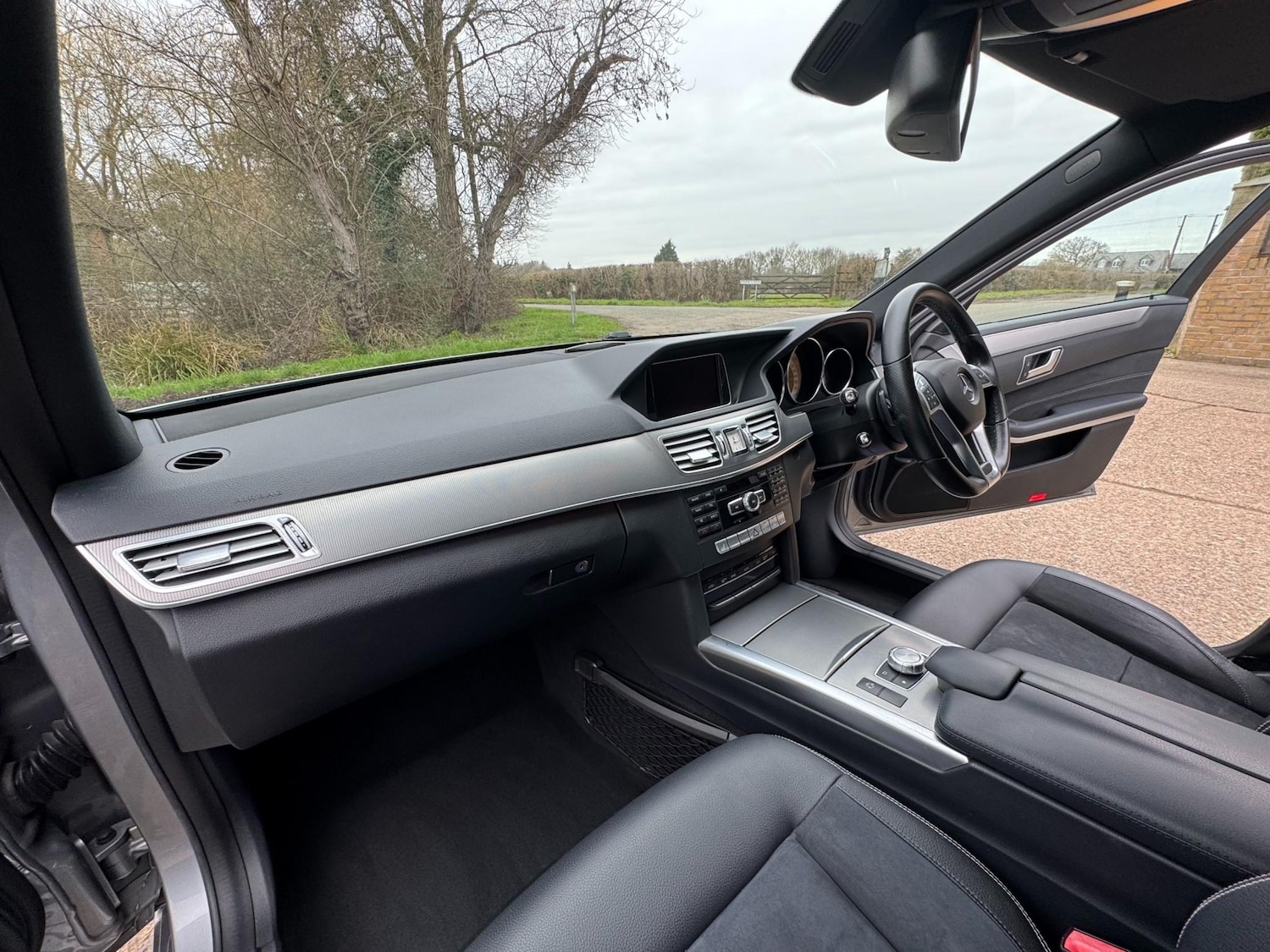 Used Mercedes-Benz E Class 2014 for sale - 77984090: Photo 68