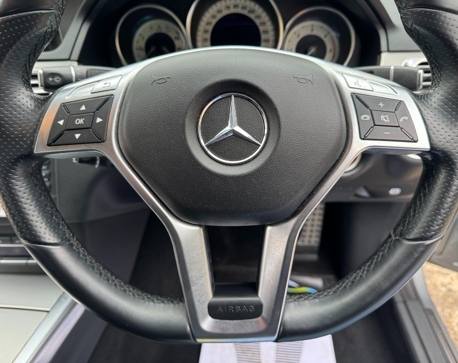 Used Mercedes-Benz E Class 2014 for sale - 77984090: Photo 90