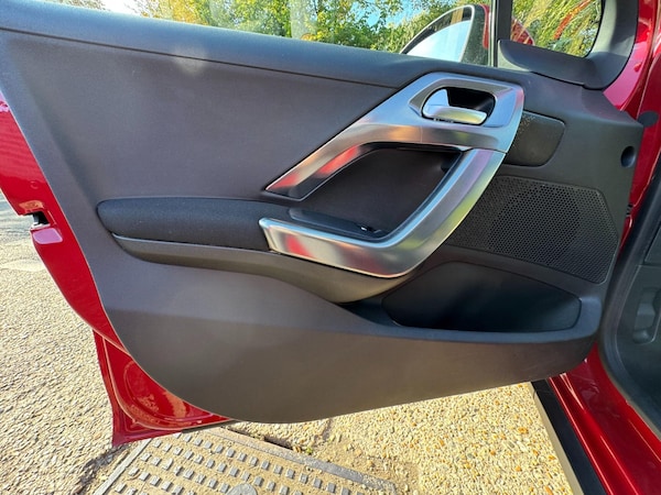 Used Peugeot 2008 2018 for sale - 76152625: Photo 57