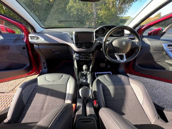 Used Peugeot 2008 2018 for sale - 76152625: Photo 77