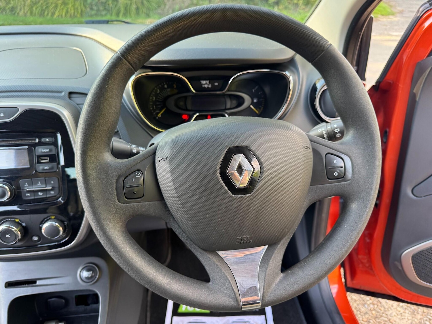 Used Renault Captur 2015 for sale - 76152921: Photo 17