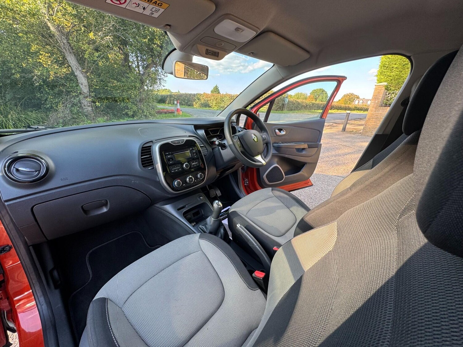 Used Renault Captur 2015 for sale - 76152921: Photo 54