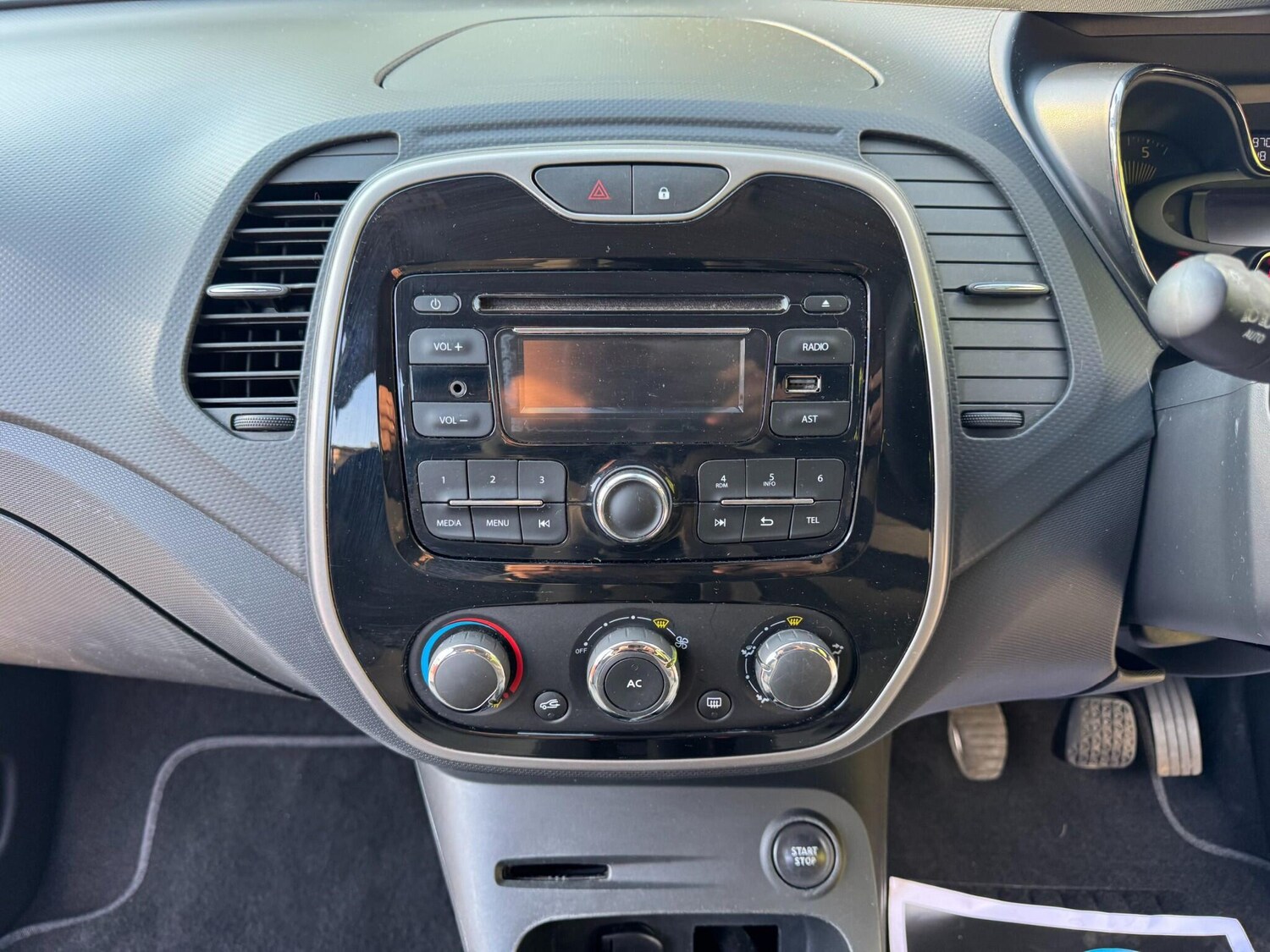 Used Renault Captur 2015 for sale - 76152921: Photo 82