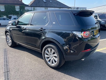 Used Land Rover Discovery Sport 2015 for sale - 79012874: Photo