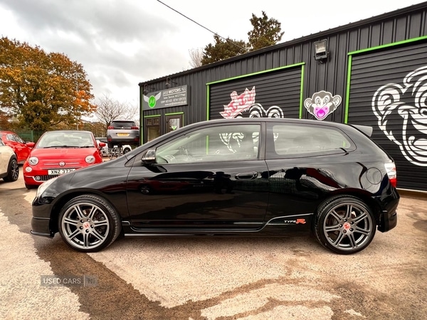Used Honda Civic 2005 for sale - 76240682: Photo 2