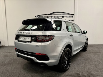 Used Land Rover Discovery Sport 2023 for sale - 78952312: Photo