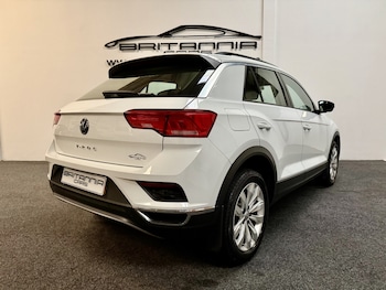 Used Volkswagen T-Roc 2019 for sale - 77028298: Photo