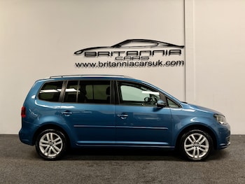 Used Volkswagen Touran 2015 for sale - 76543150: Photo