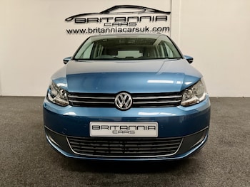 Used Volkswagen Touran 2015 for sale - 76543150: Photo